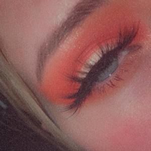 Meet your Posher, Tia